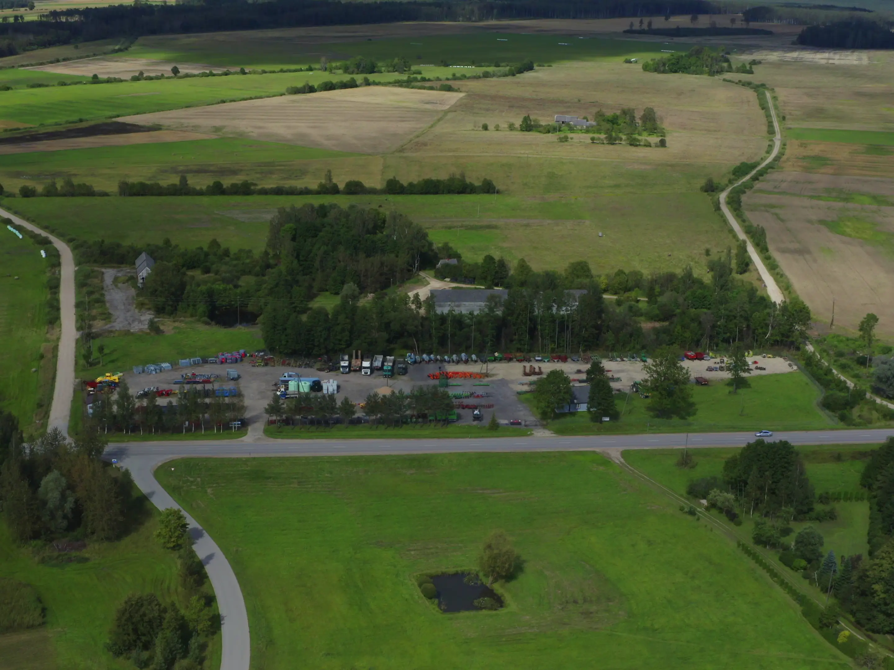 ANIV lauksaimniecības tehnikas noliktava - skats no augšas